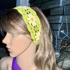NEW Handmade crochet Headband Green & Daisies Boho style